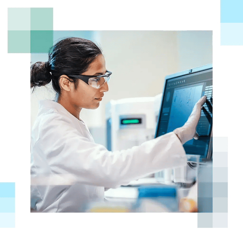 pharma-and-life-sciences-1024x1024-lady-glasses-computer